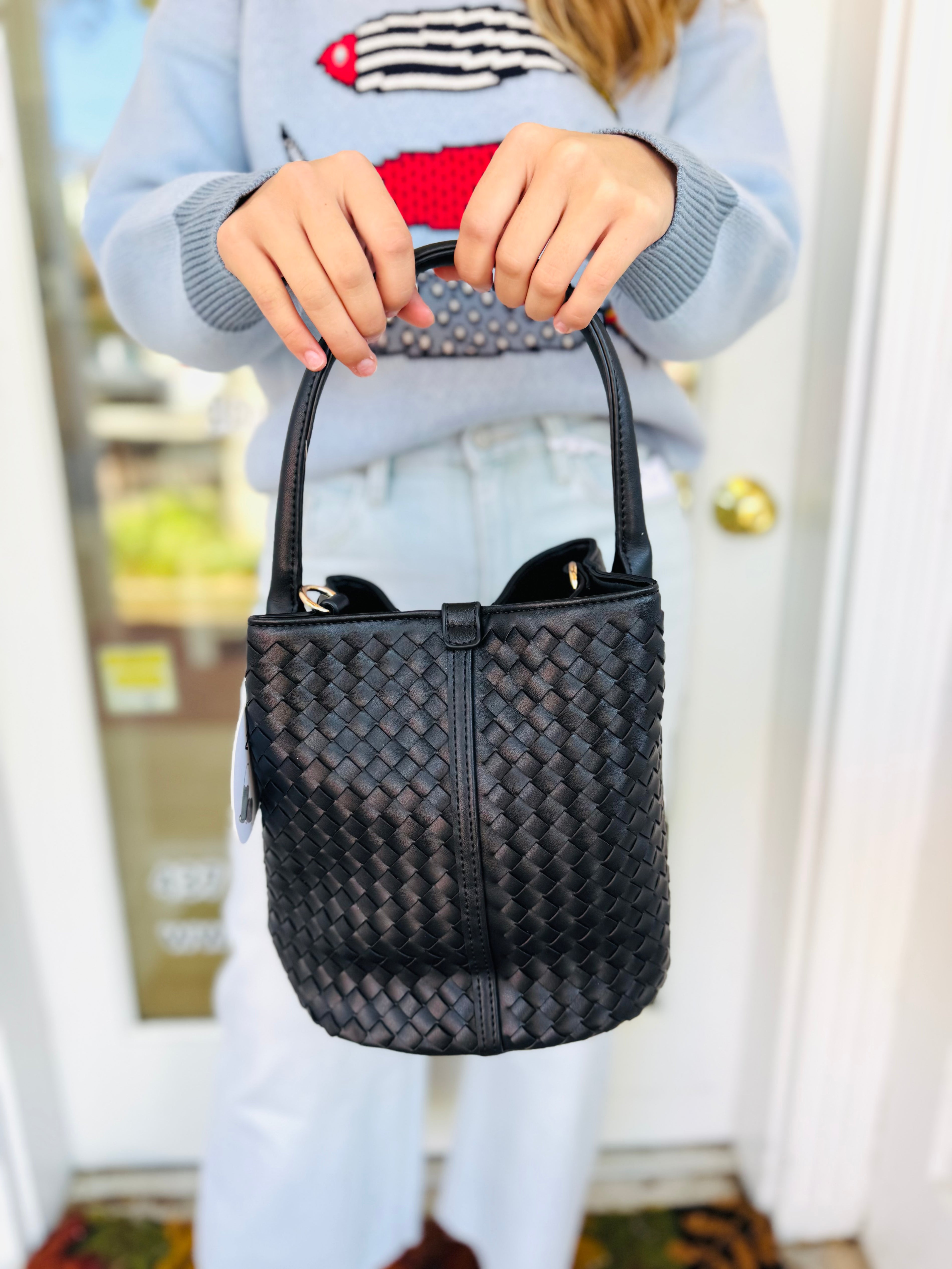 Woven Bucket Bag w/Satchel