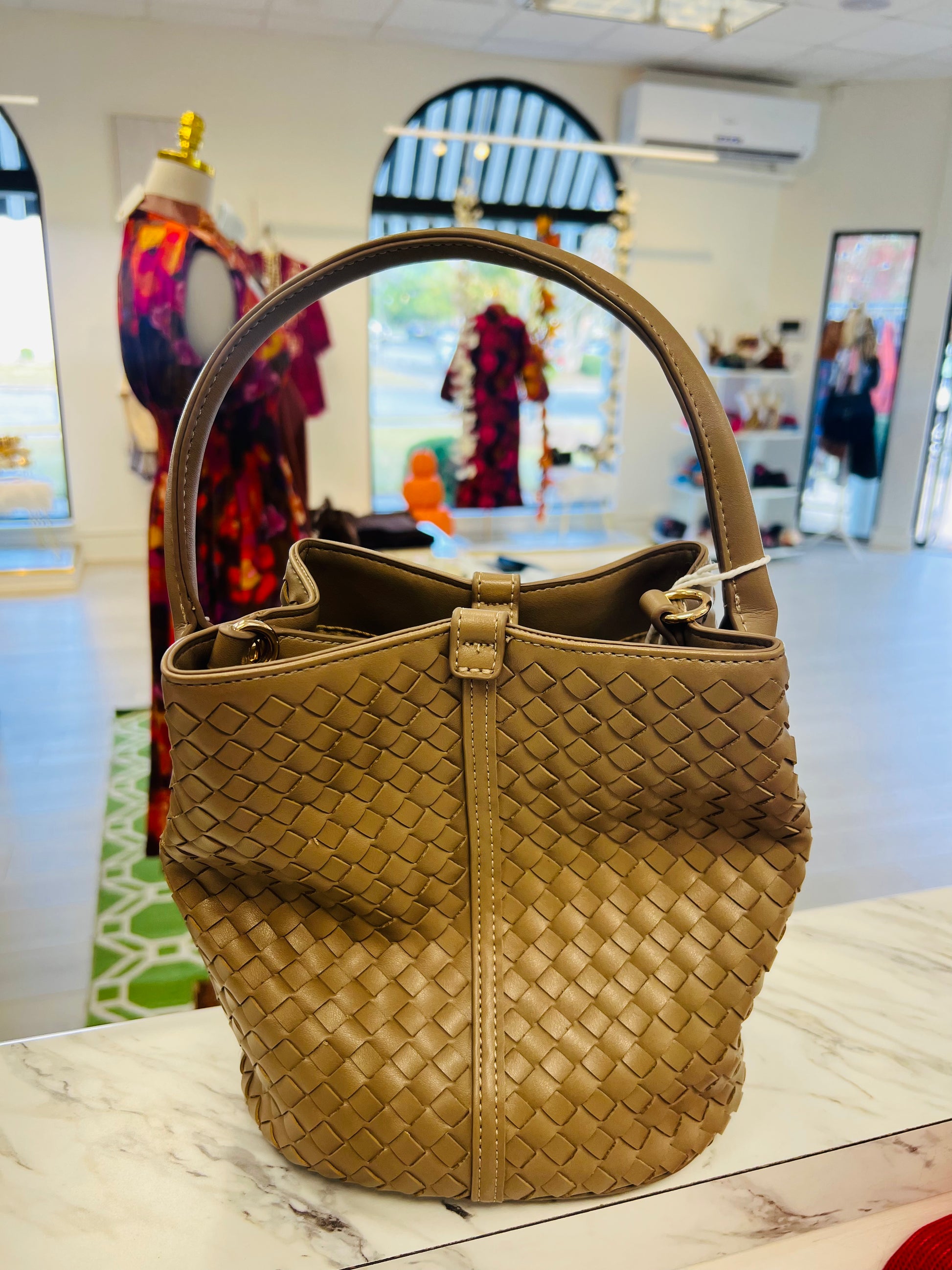 Woven Bucket Bag w/Satchel