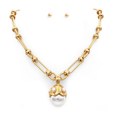 Pearl Drop Necklace