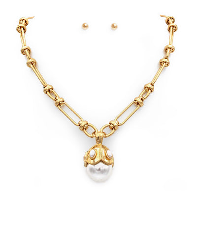 Pearl Drop Necklace