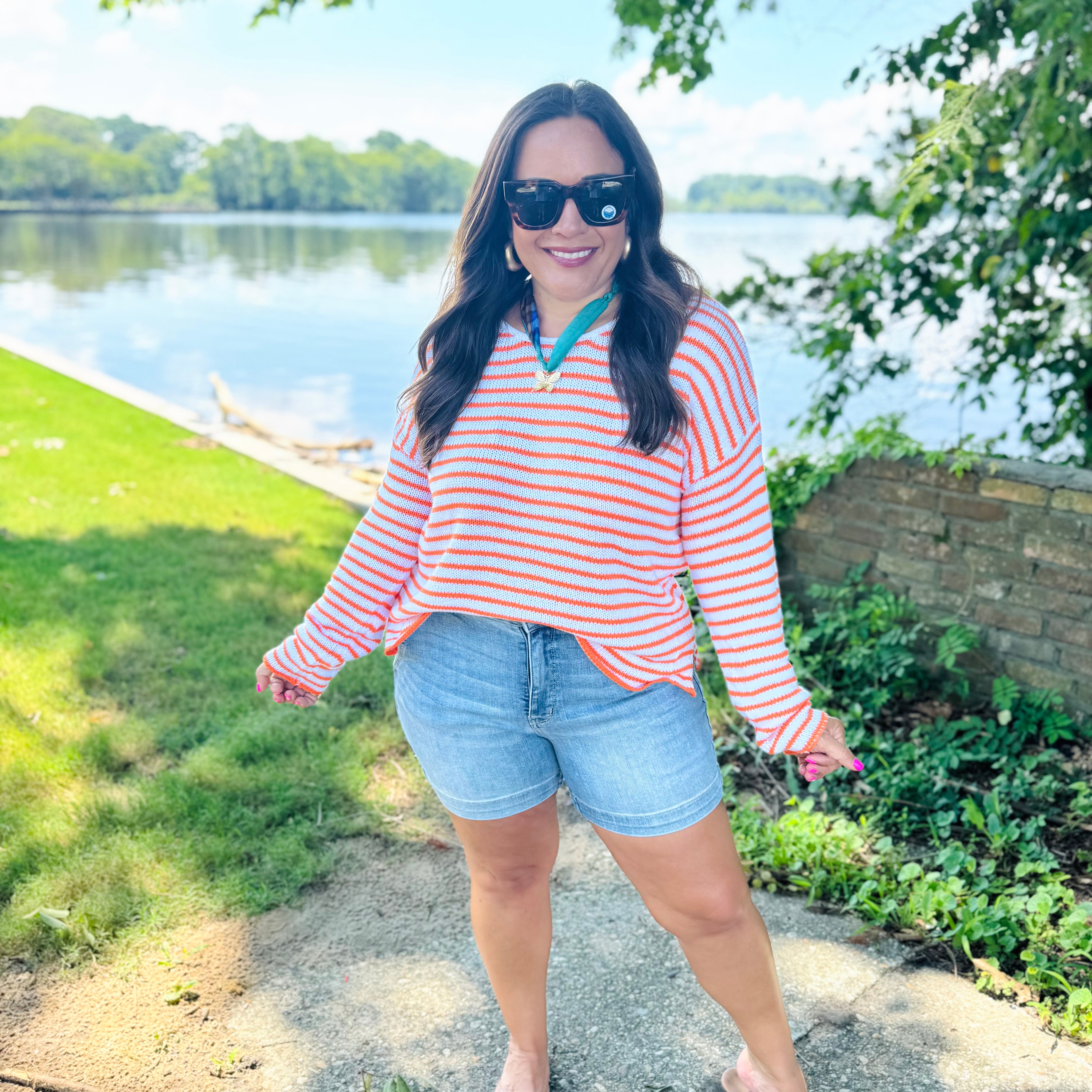 Waves Sweater (2 Colors)