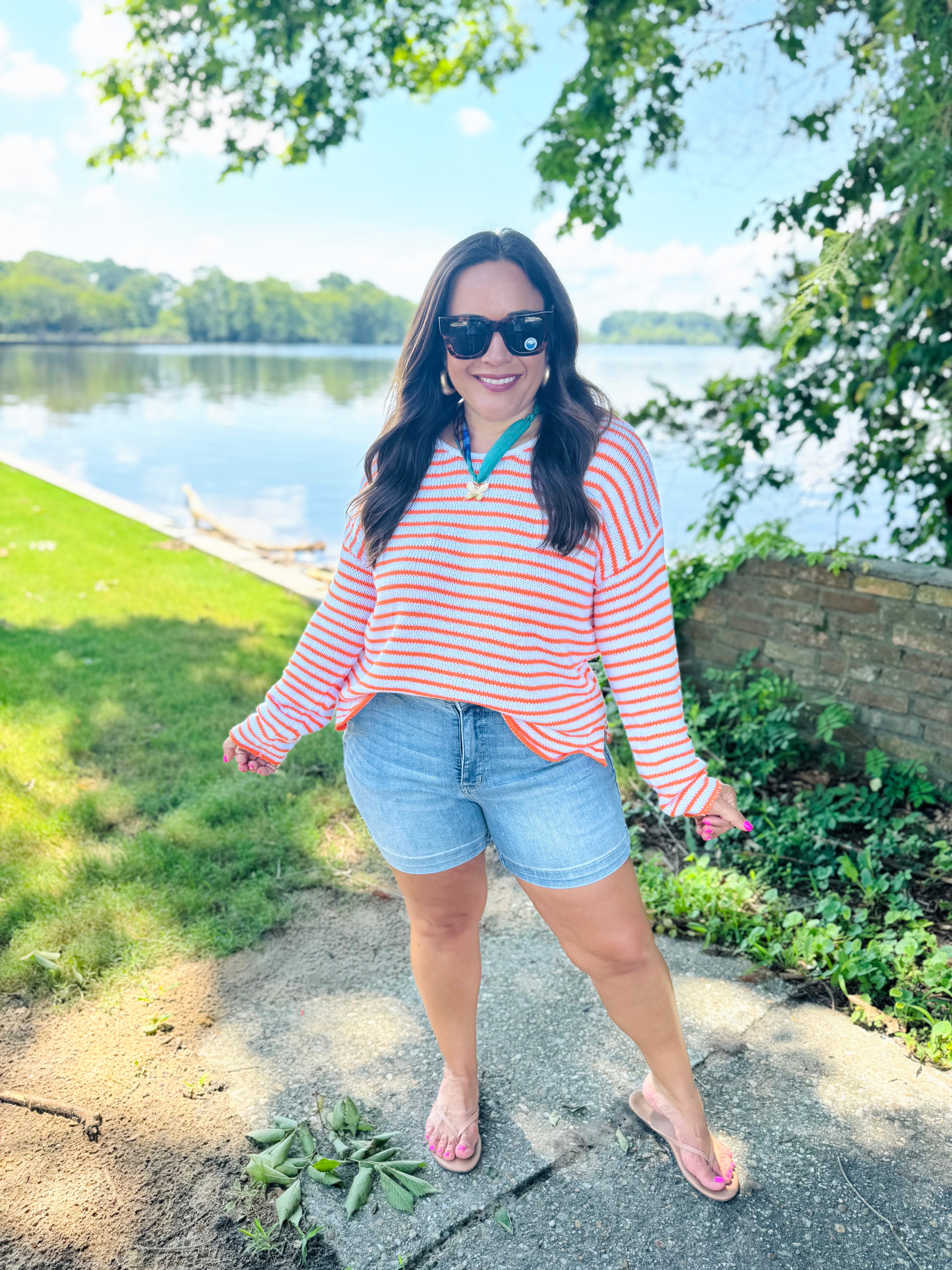 Waves Sweater (2 Colors)