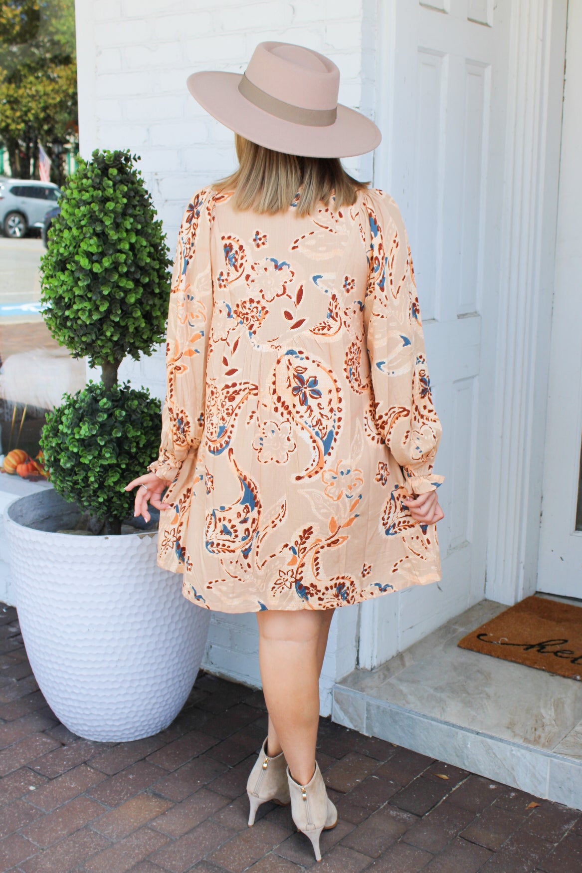 Priscilla Paisley Floral V-Neck Babydoll Dress - Salmon