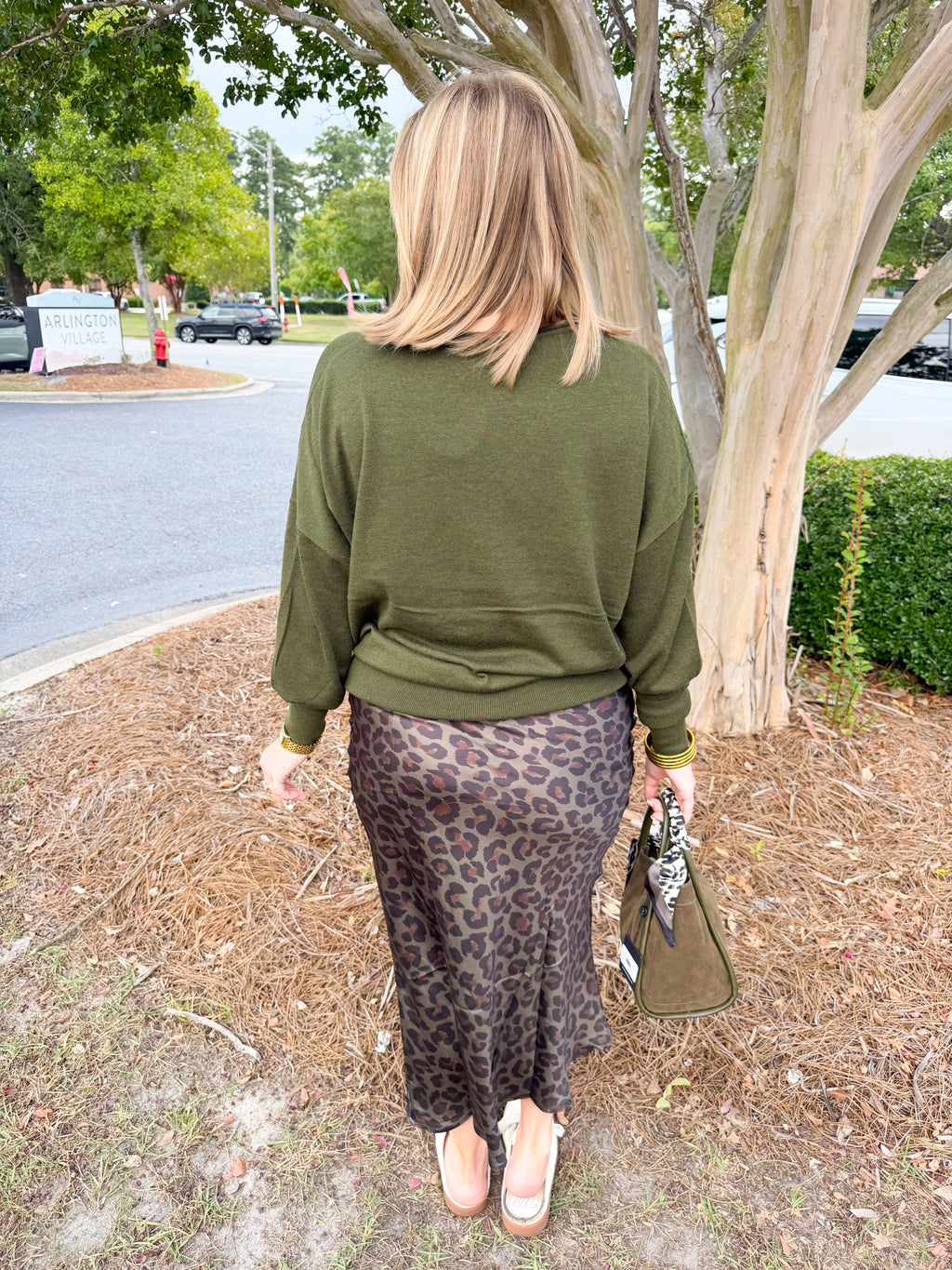 Lightweight V-Neck Long Sleeve Slouchy Sweater in Dark Olive