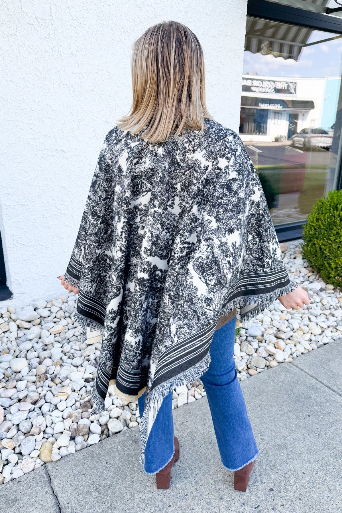 Toile Wrap in Black