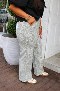 High Rise Leopard Printed Baggy Wide Vervet