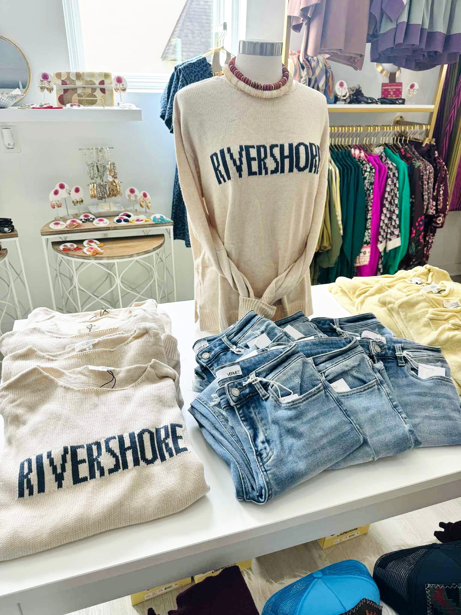 RIVERSHORE Lightweight Sweater