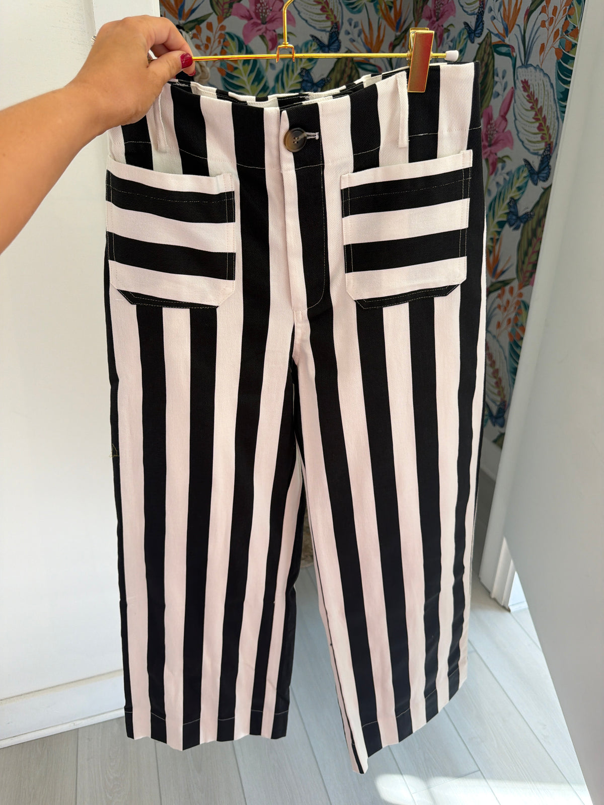 Wide Leg Stripe Pants in White/Black