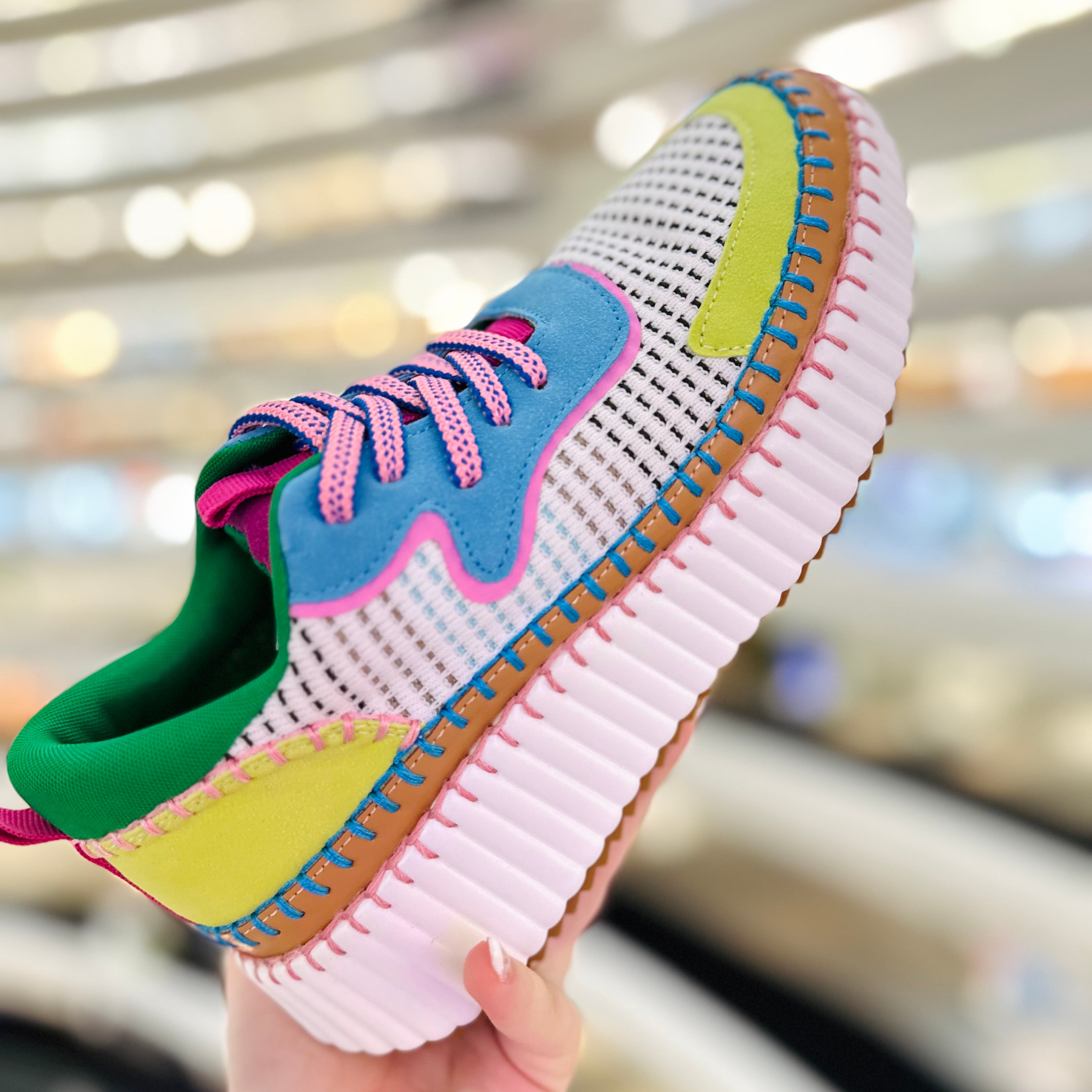 Trendy Girl Sneaker in Rainbow