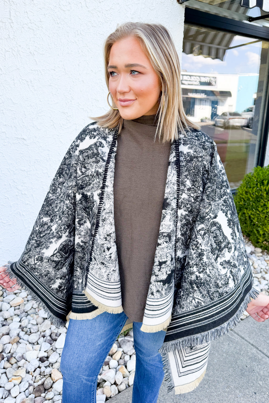 Toile Wrap in Black