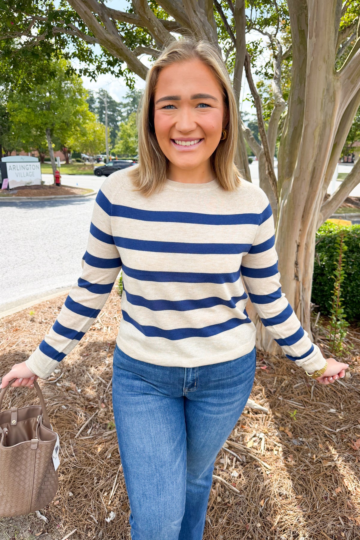 Striped Lightweight Wool Long Sleeve Round Neck Sweater in Navy
