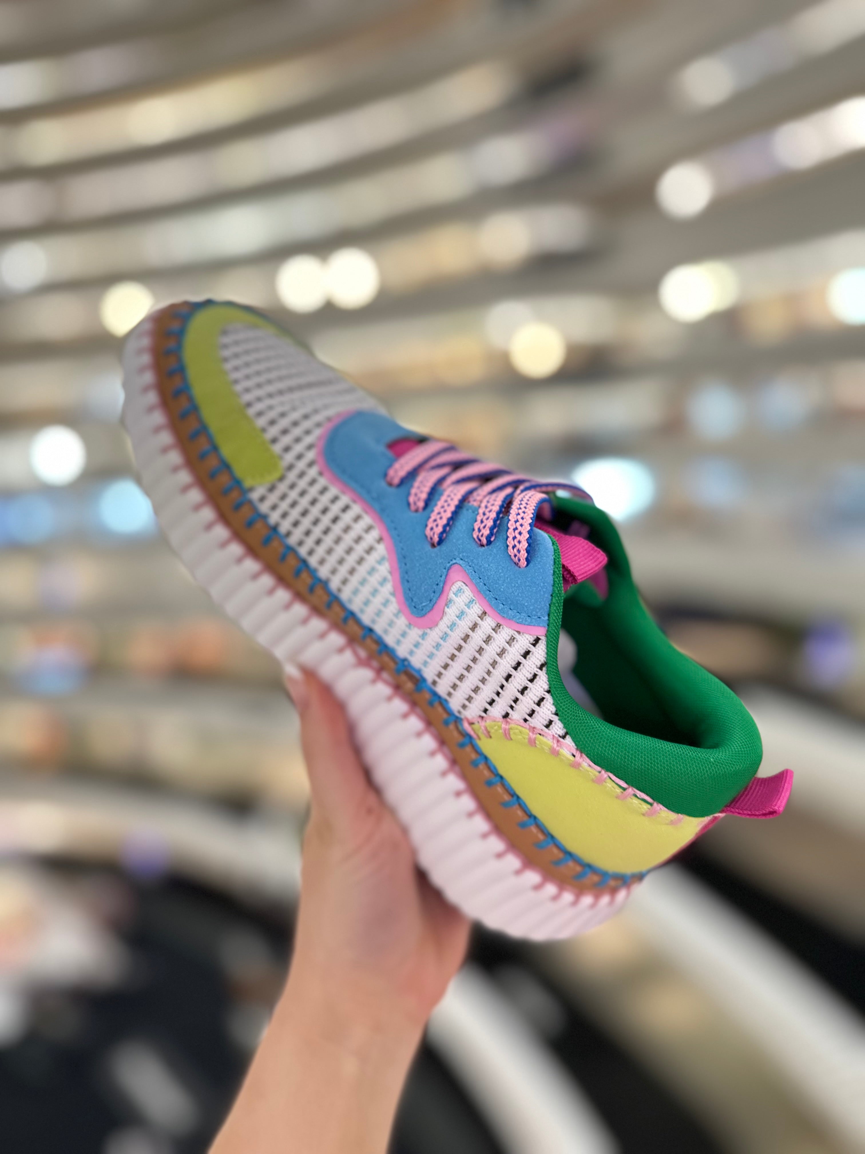 Trendy Girl Sneaker in Rainbow