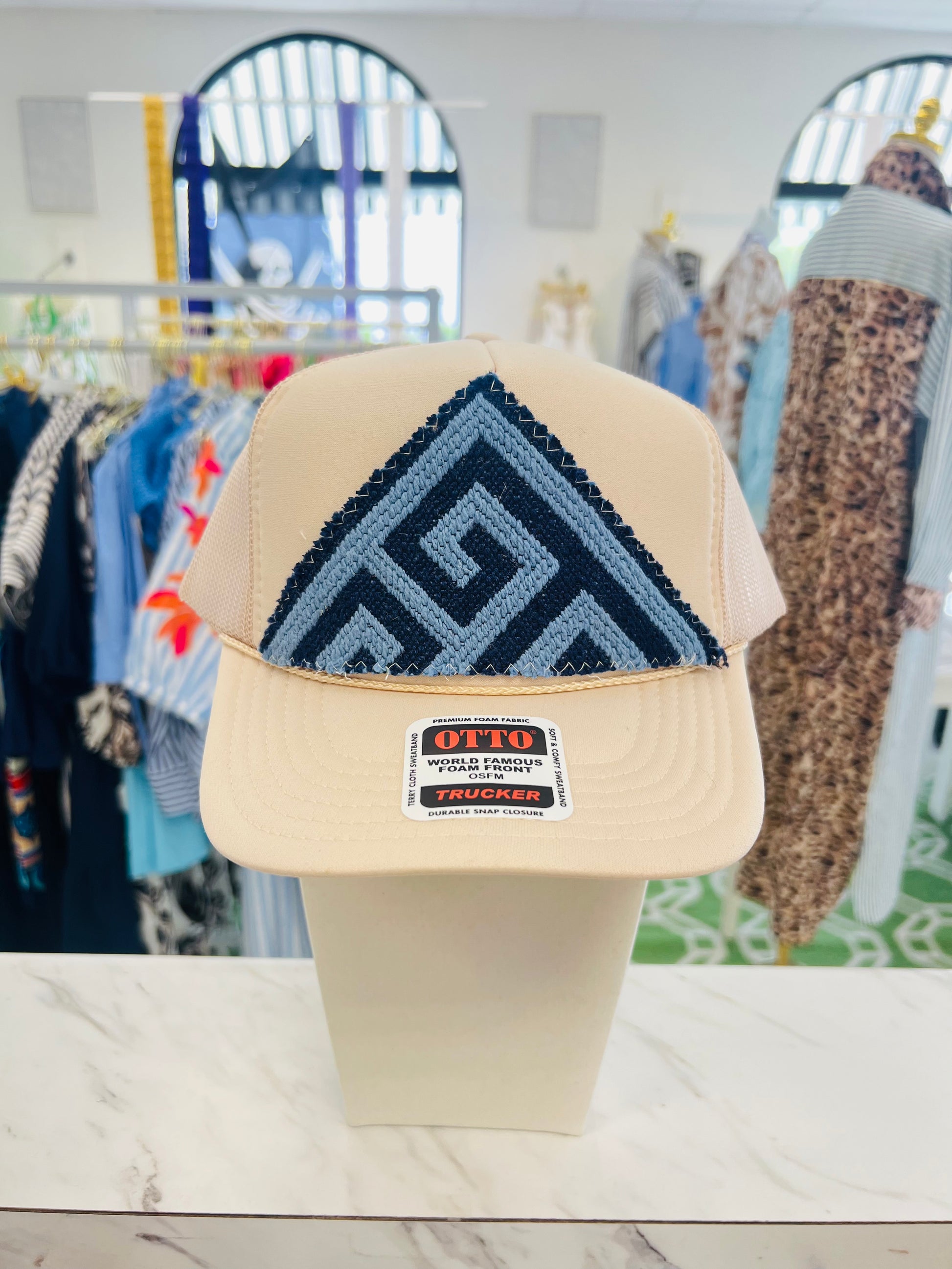 ORIJINAL Trucker Hat in Tan - Navy/Blue