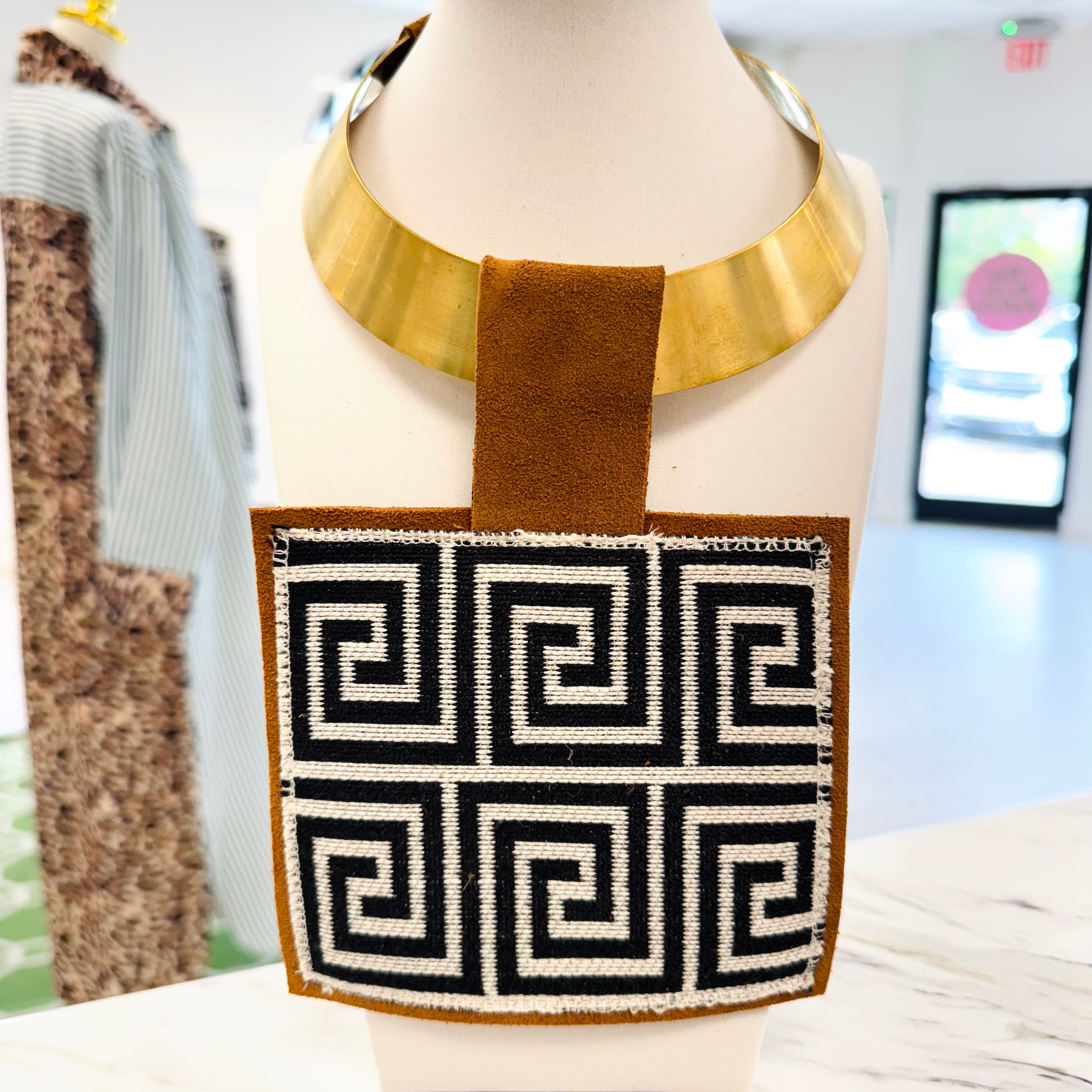 ORIJINAL Brass Pendant Necklace - White/Black
