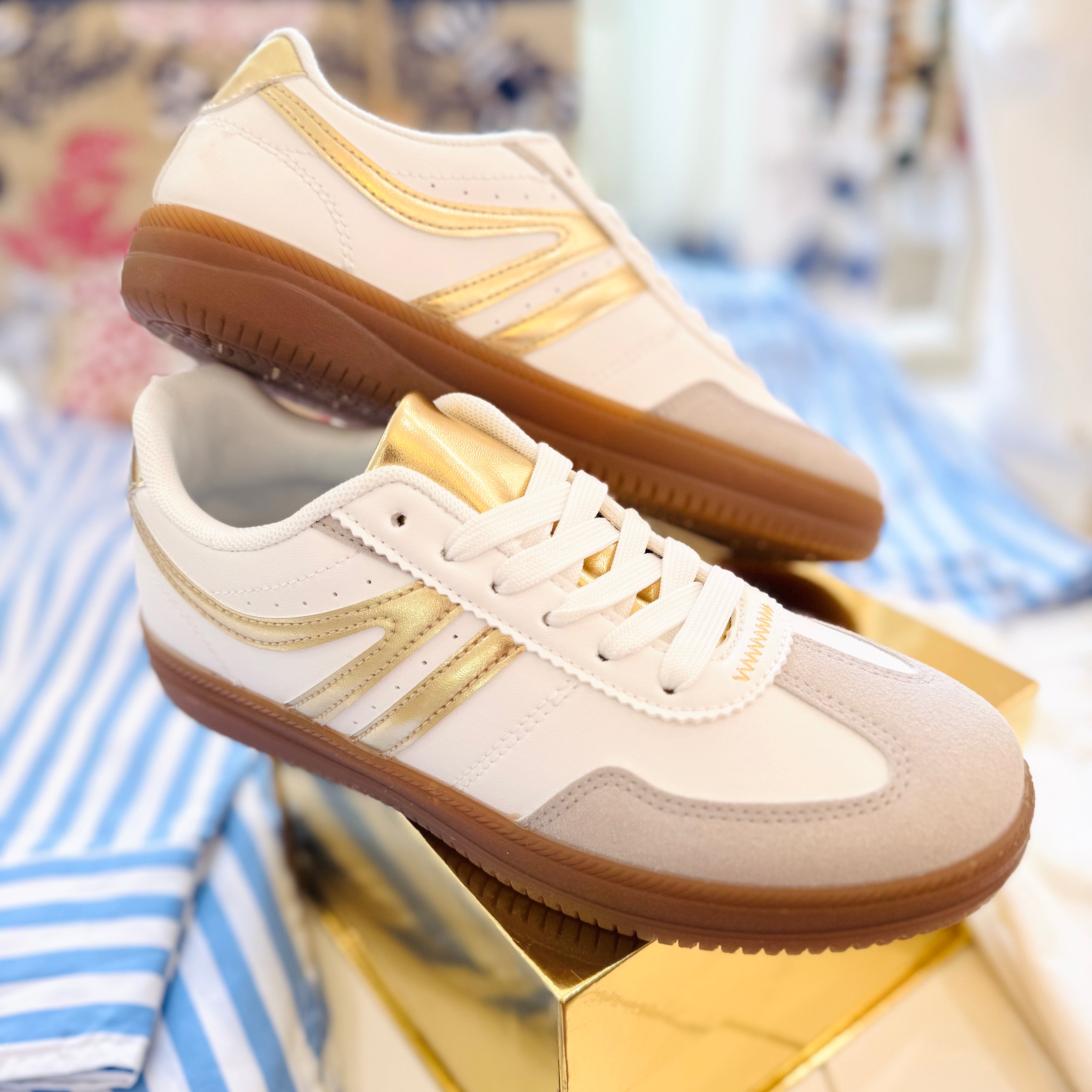 Chelsea Sneakers