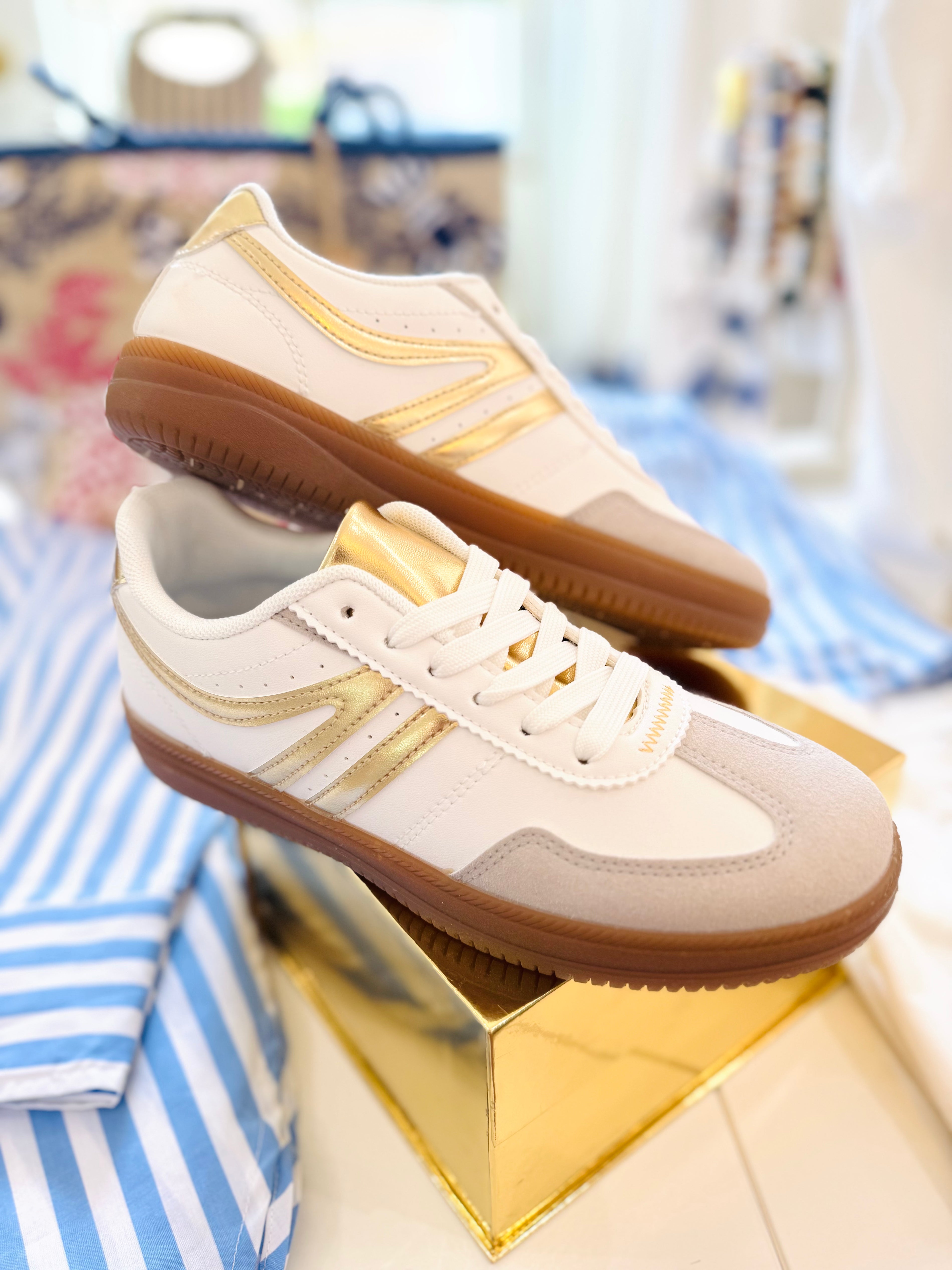 Chelsea Sneakers