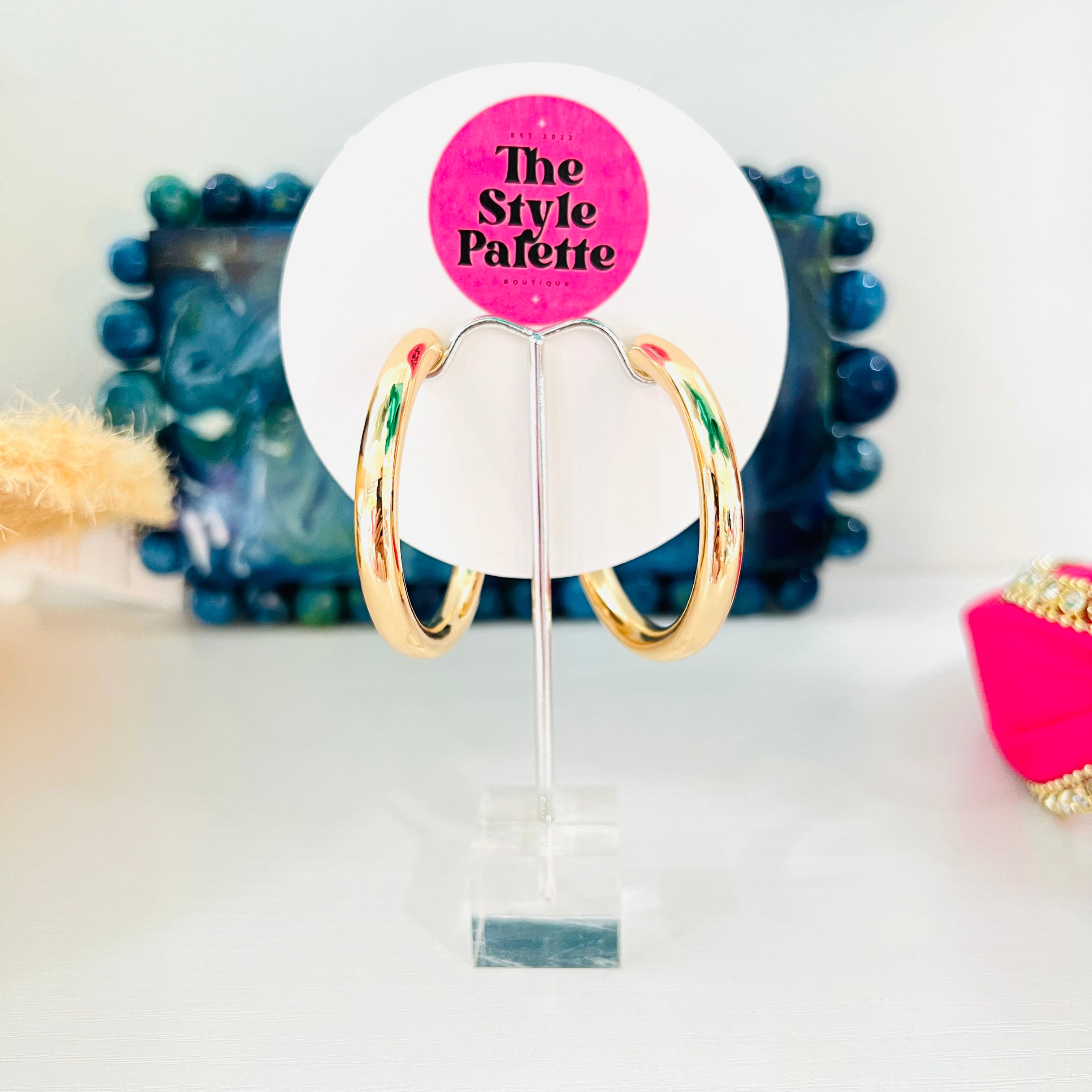 Mae Hoops