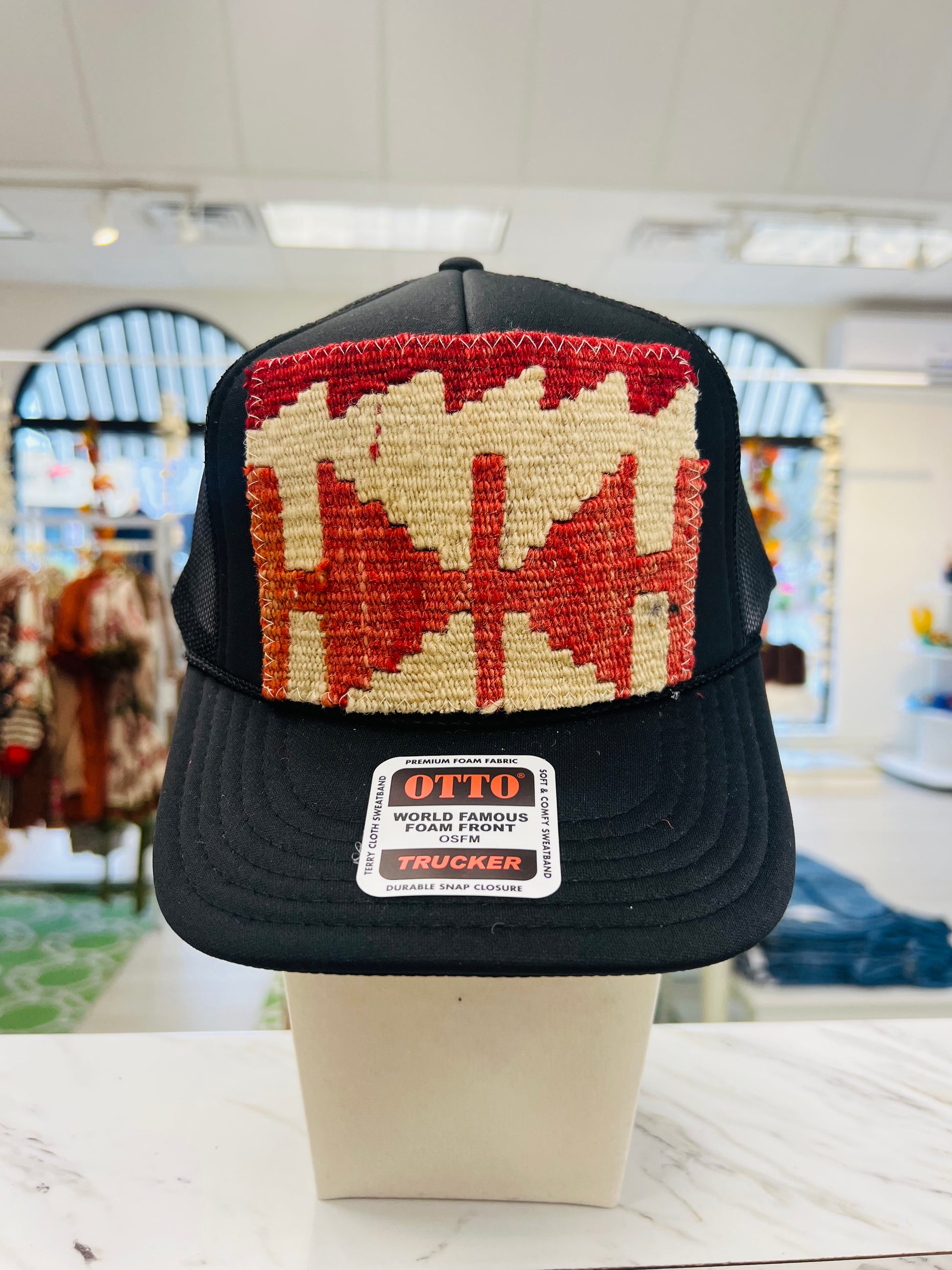 ORIJINAL Trucker Hat in Black - Red/Cream Patch