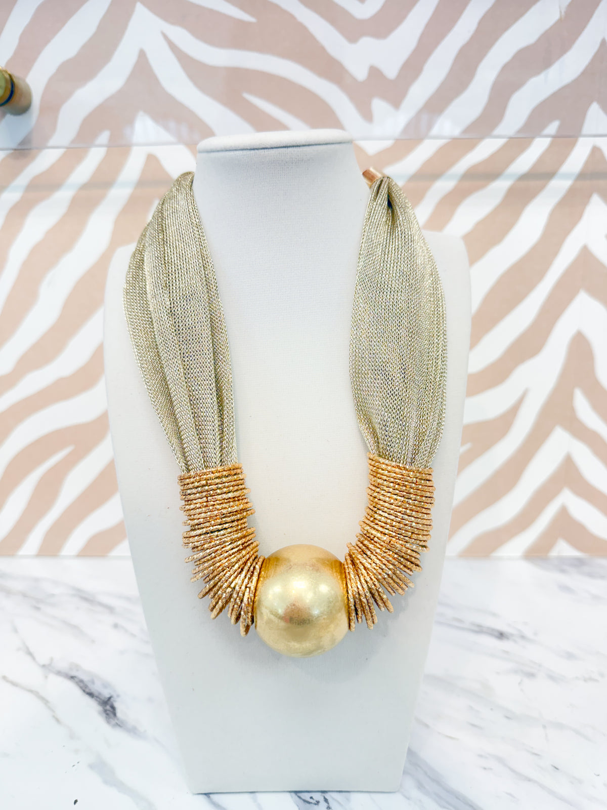 Mesh with Big Ball Pendant Necklace - Gold