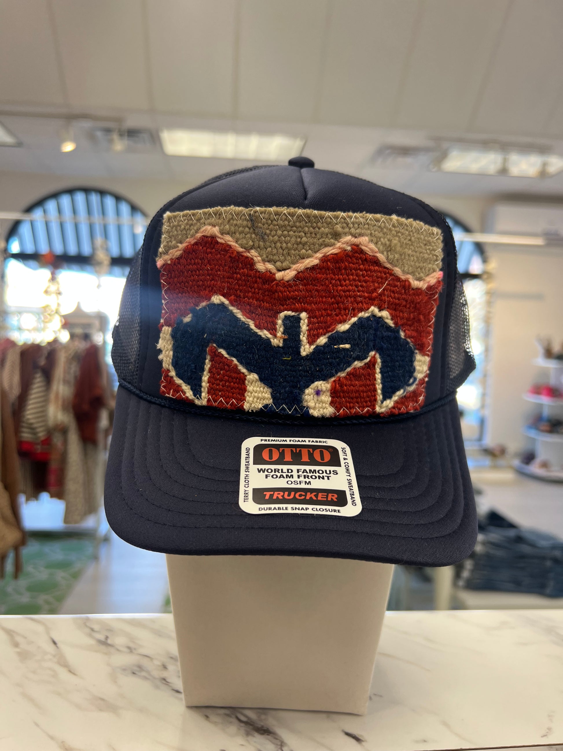 ORIJINAL Trucker Hat in Navy - Red/Navy Patch