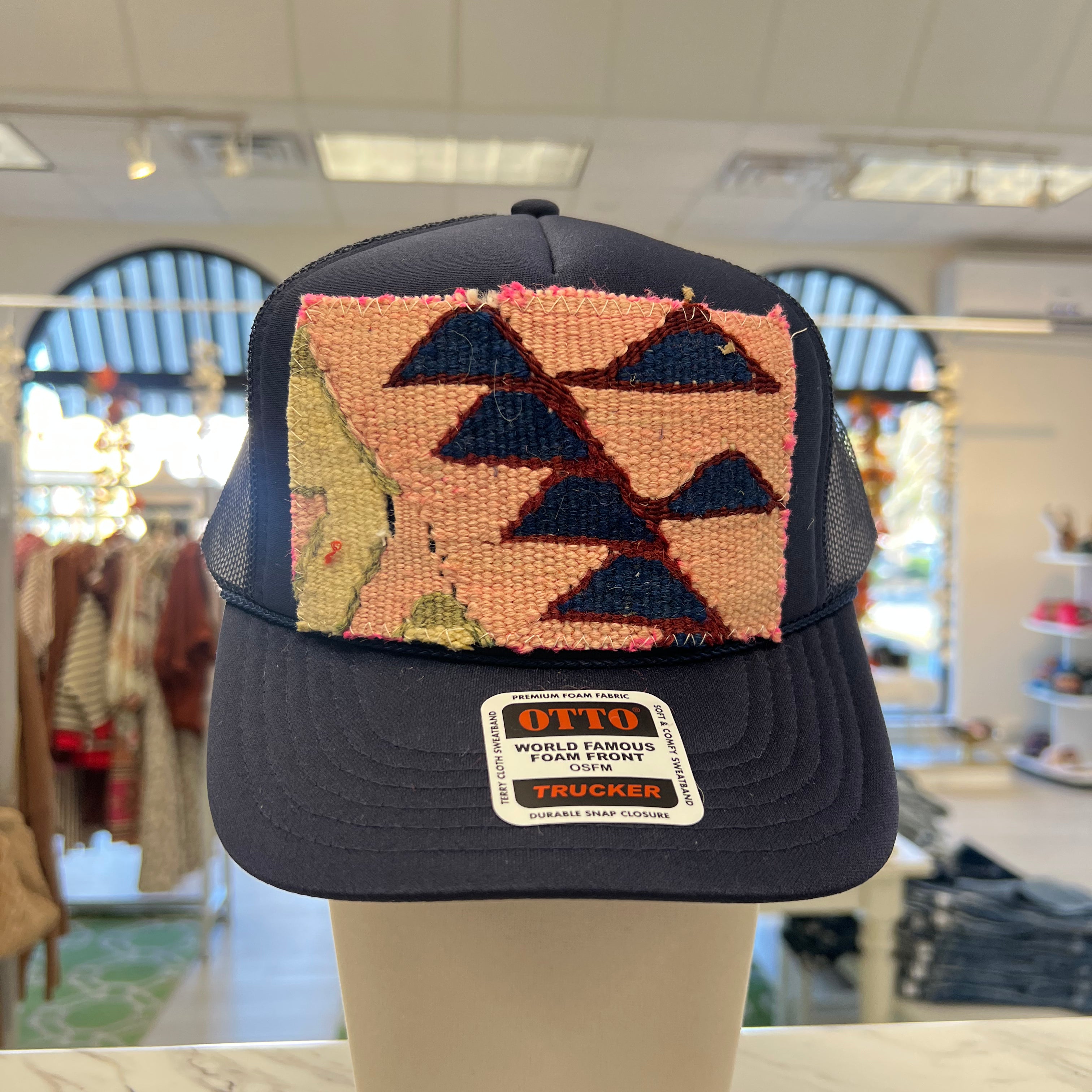 ORIJINAL Trucker Hat in Navy - Pink/Navy Patch
