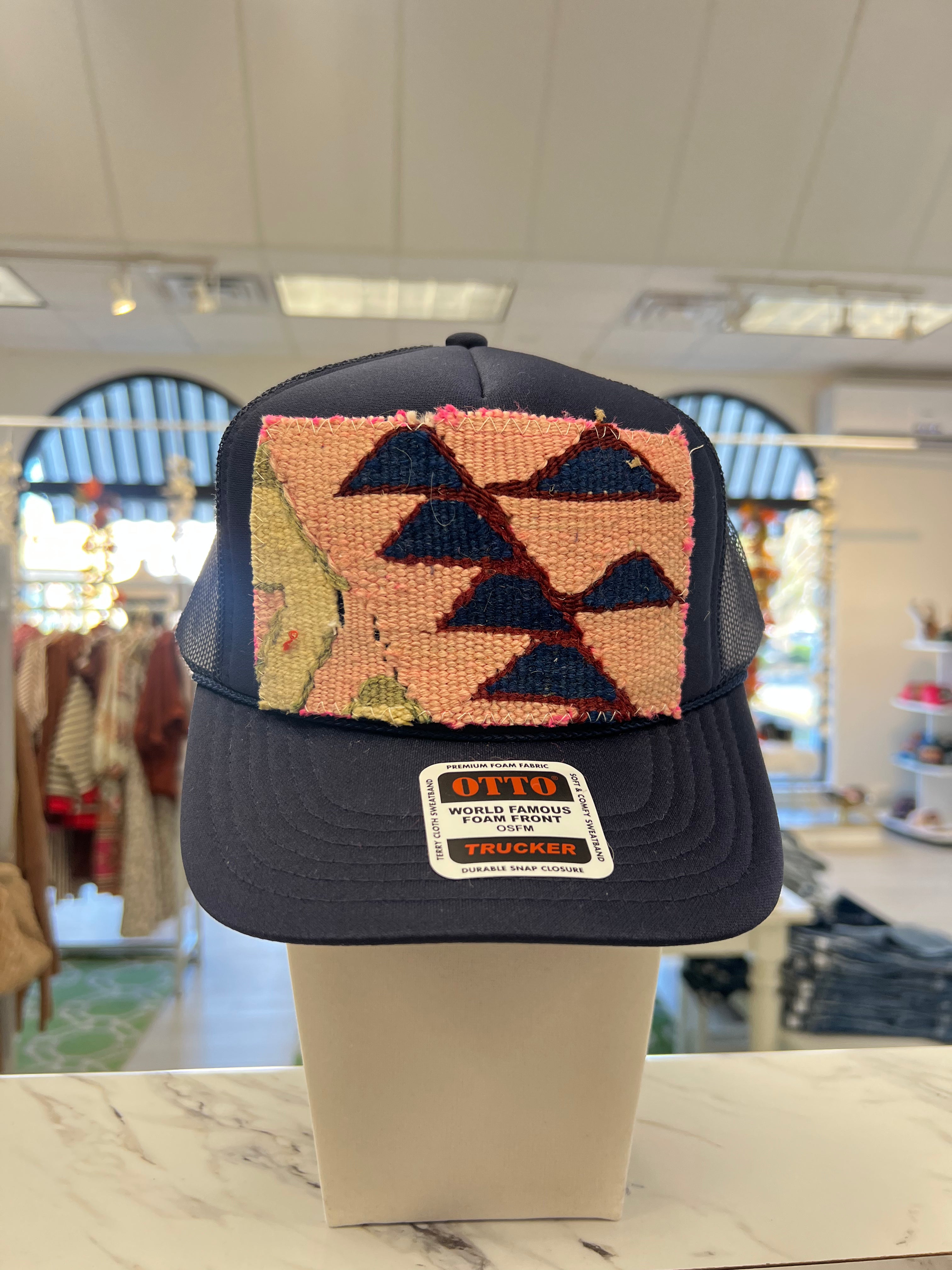 ORIJINAL Trucker Hat in Navy - Pink/Navy Patch