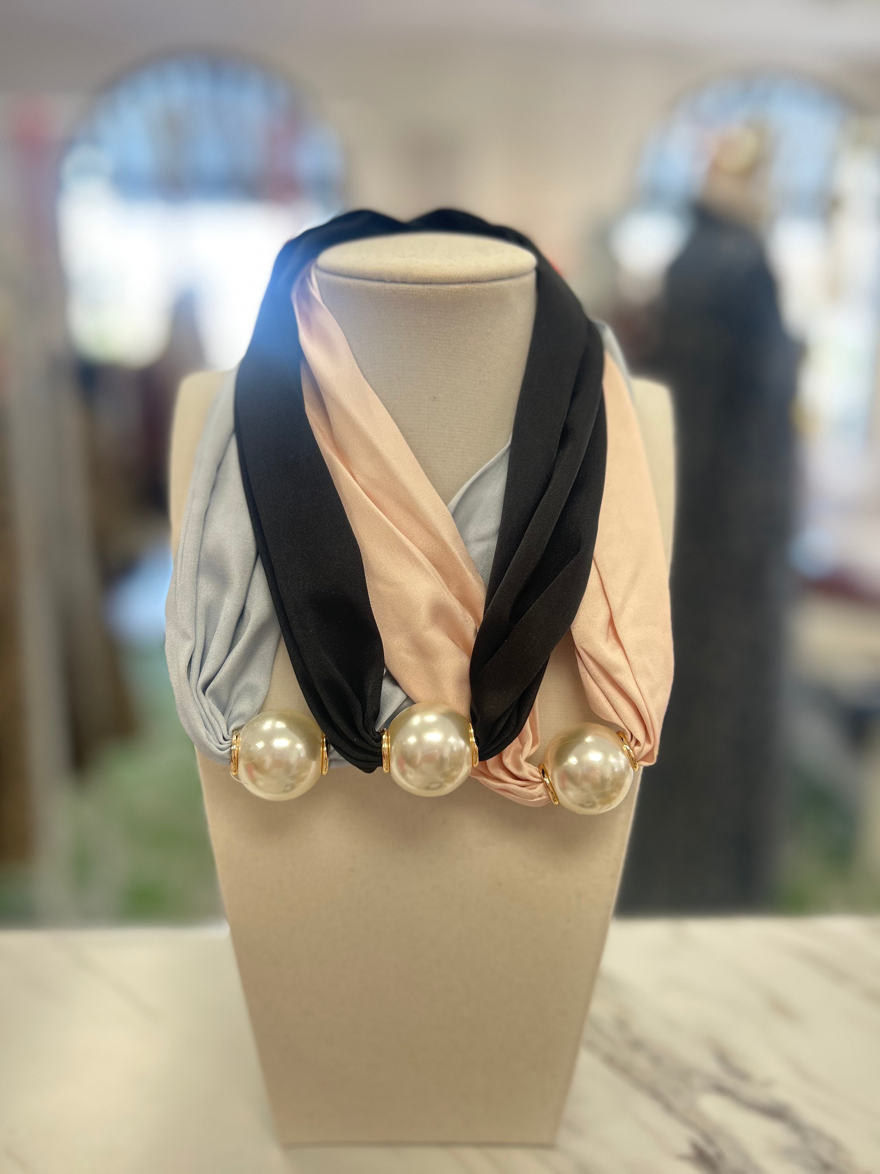 A Simple Statement Necklace (3 Colors)