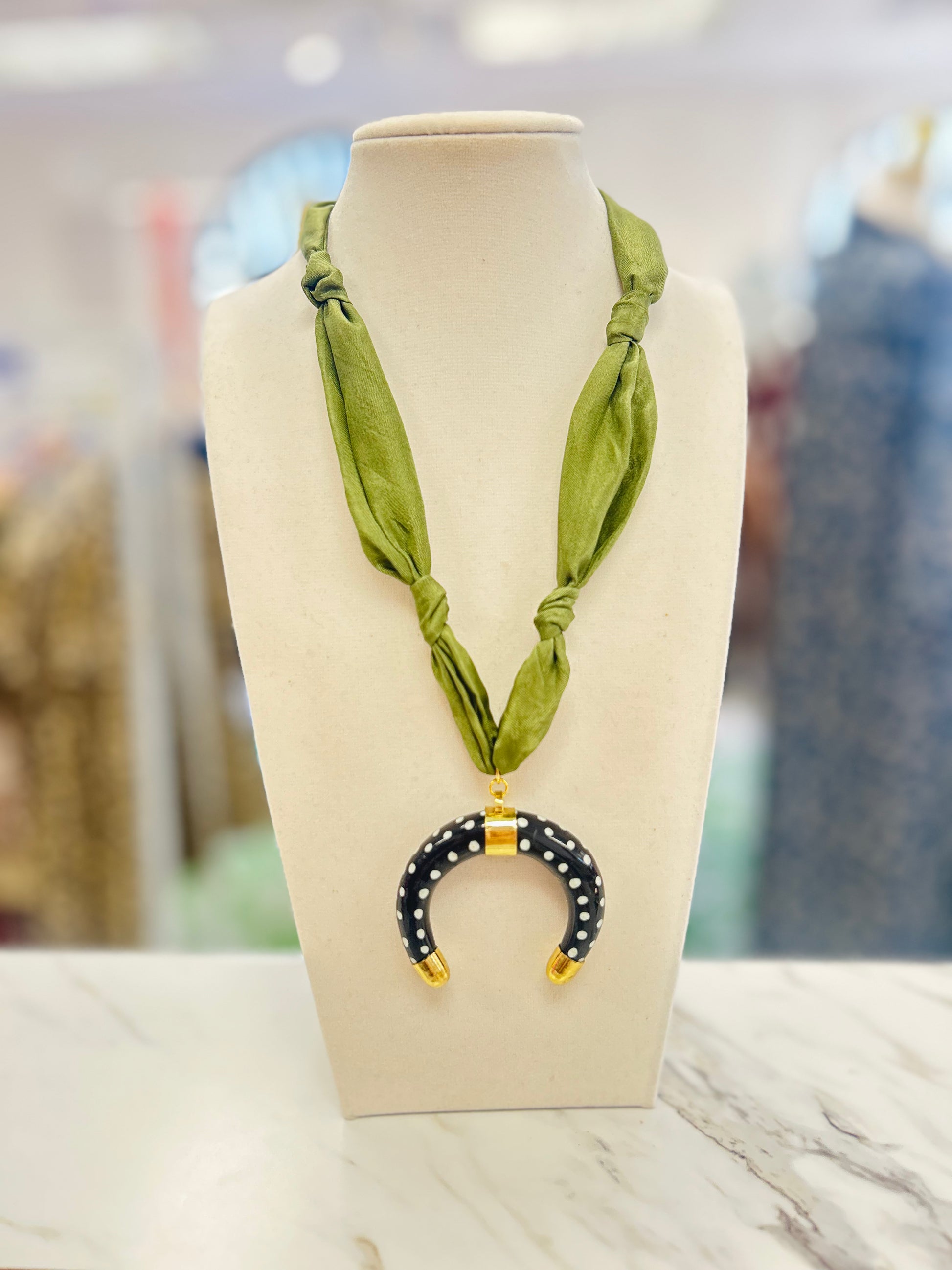 Polka Dot Horseshoe Necklace (2 Colors)