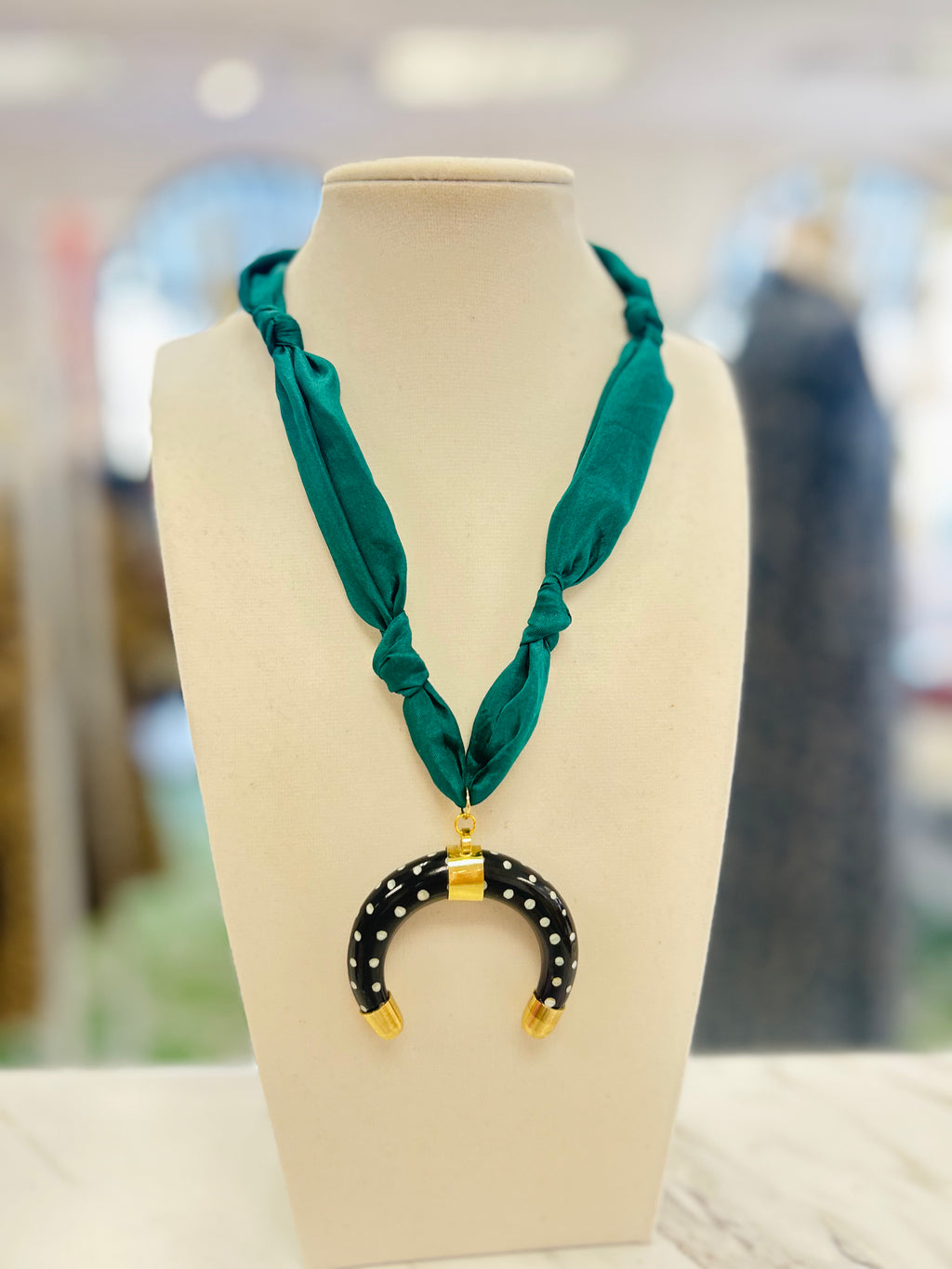 Polka Dot Horseshoe Necklace (2 Colors)