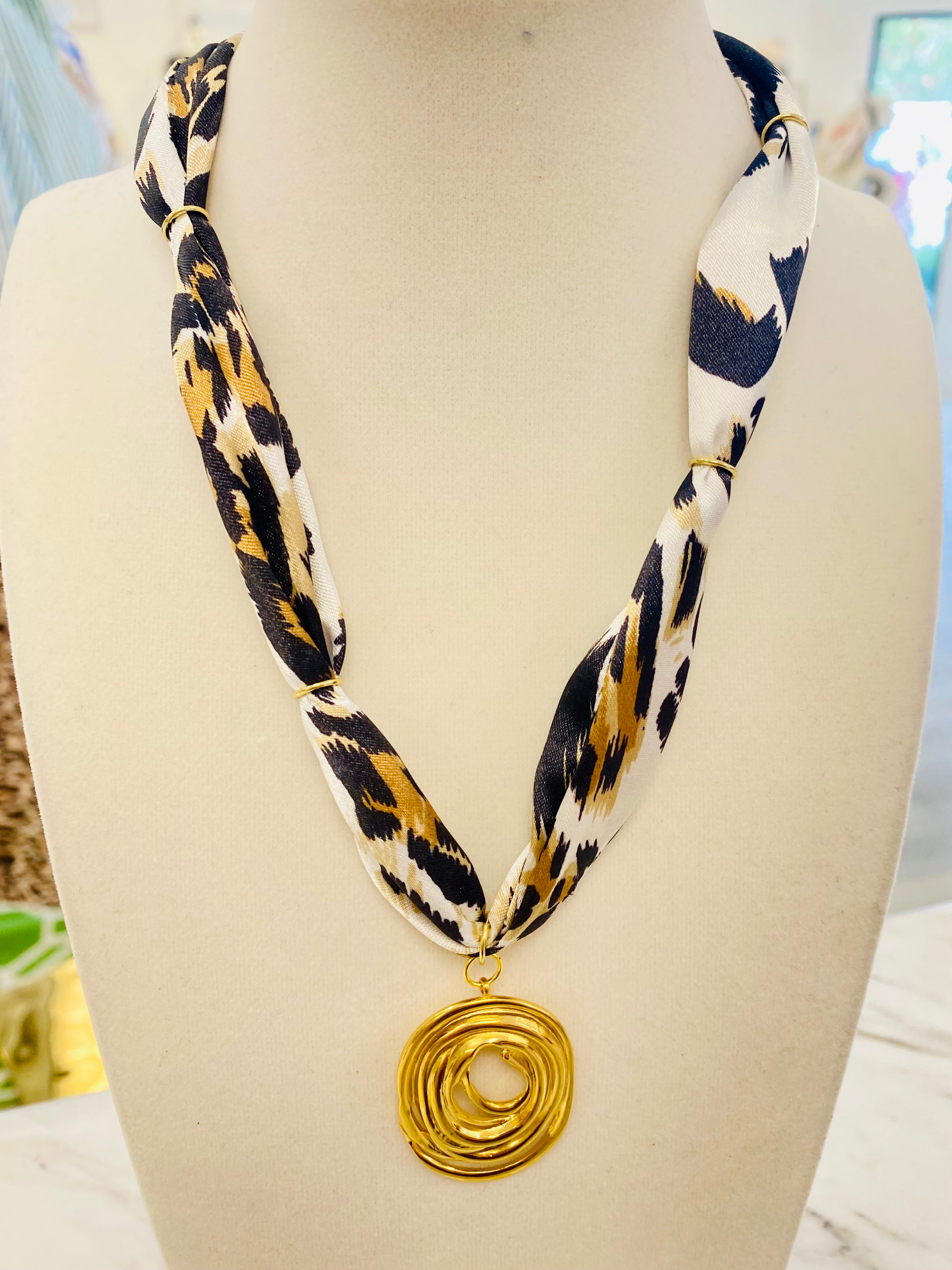 Prowl Scarf Necklace