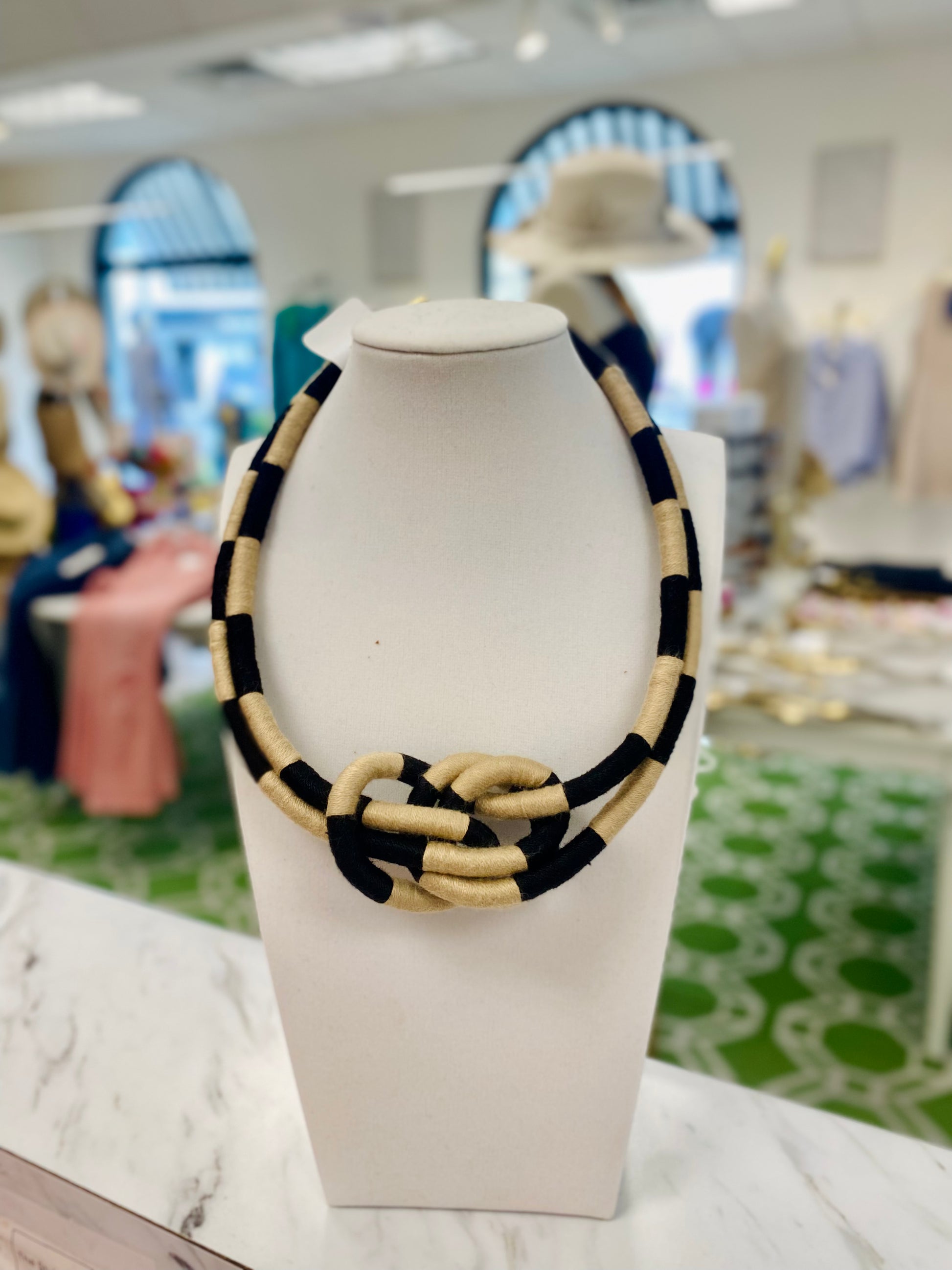 Knot Necklace-Black/Cream