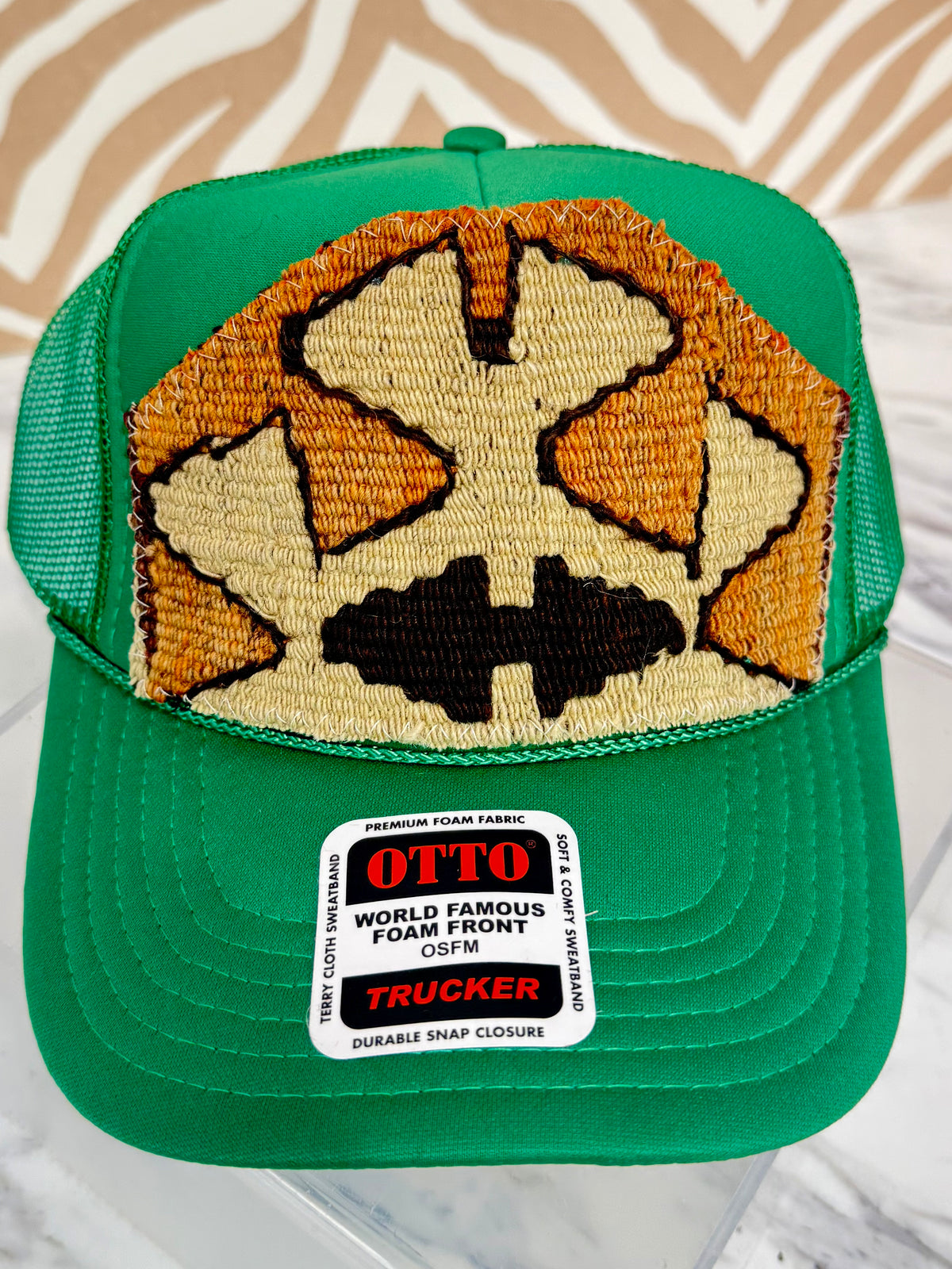 ORIJINAL Trucker Hat in Kelly Green - Camel, Brown, Beige Patch